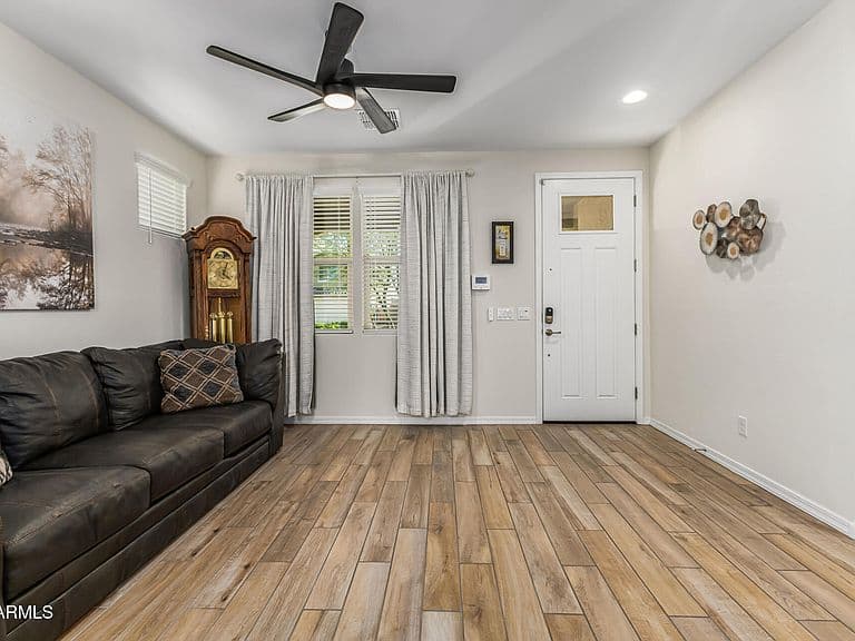 17334 W Pershing St photo 5