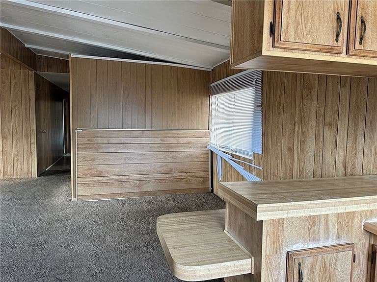 1611 Yale Dr photo 4