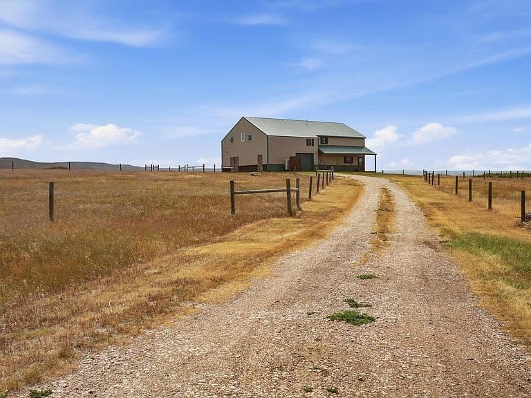 22219 Saddle Rd photo 3