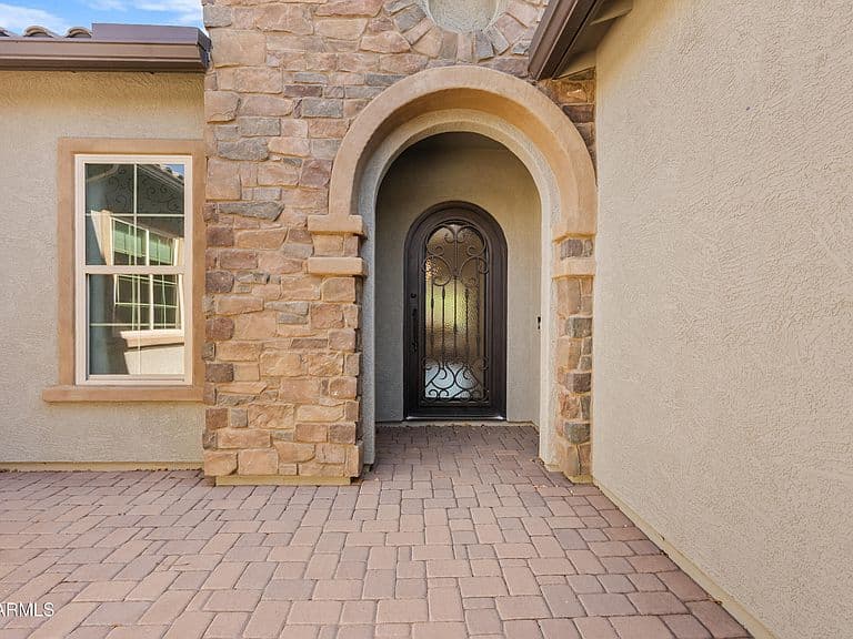 7711 S BARLOW Drive photo 3
