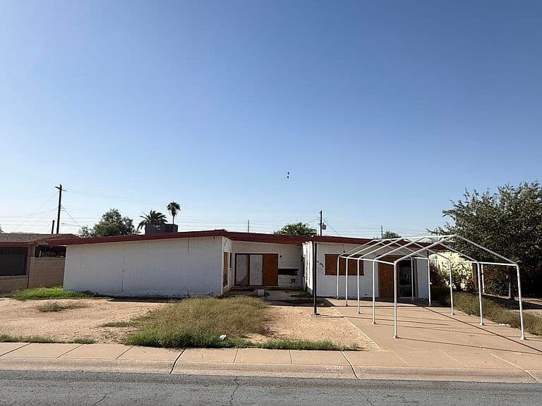 5810 S 21ST Drive photo 2