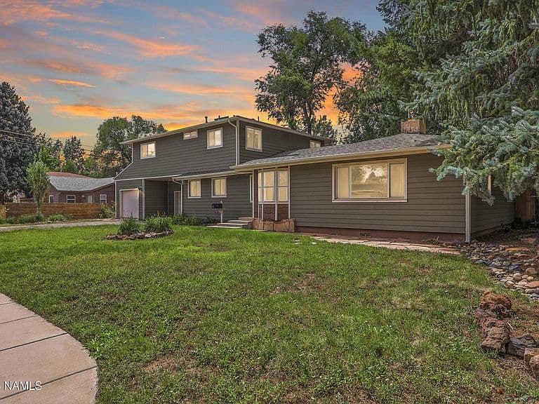 1123 N Navajo Dr photo 2