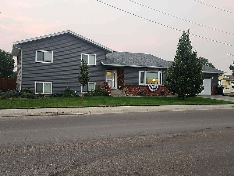 1201 5th St SW photo 1