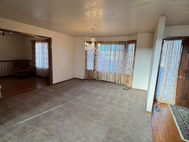 221 Rimrock Dr photo 3