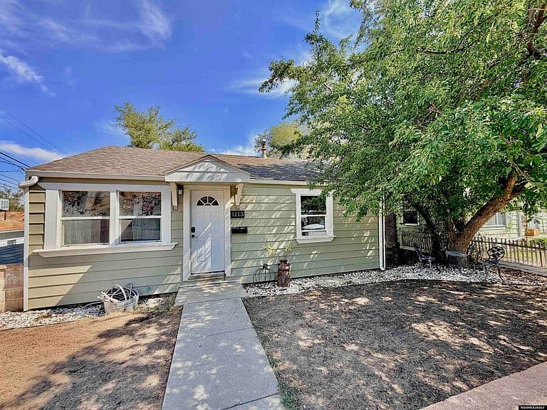1113 Vermont St photo 1