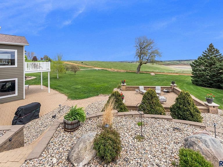 48290 Hiawatha Pl photo 3