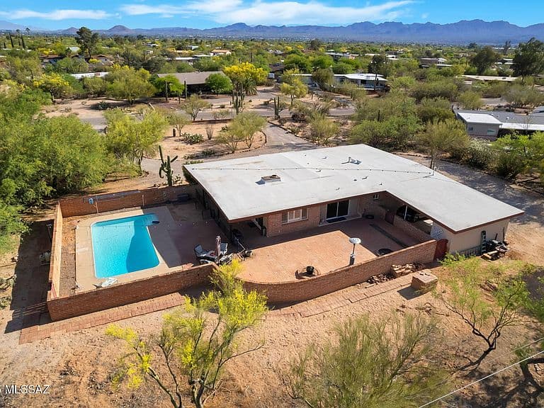 1220 W Giaconda Way photo 2