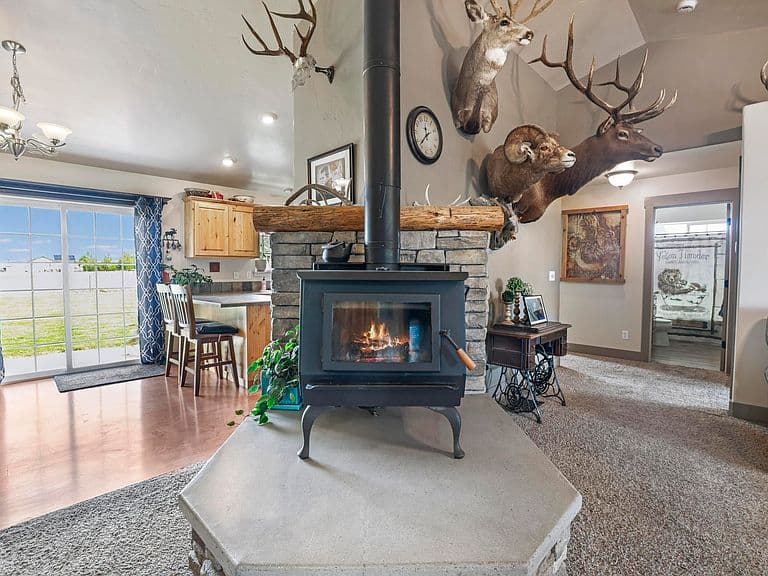 272 Primrose Way photo 3