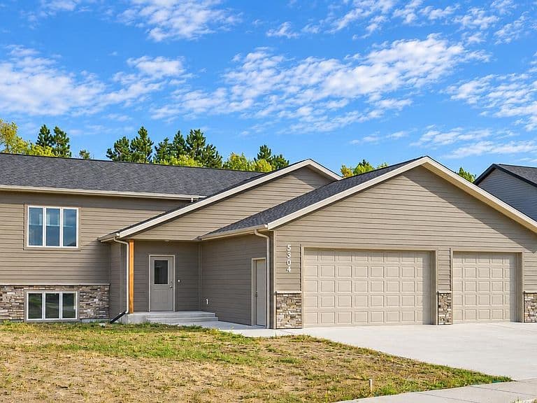 5304 Cobalt Dr photo 1