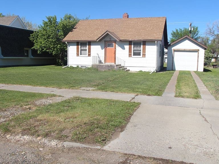 313 S Logan Ave photo 1