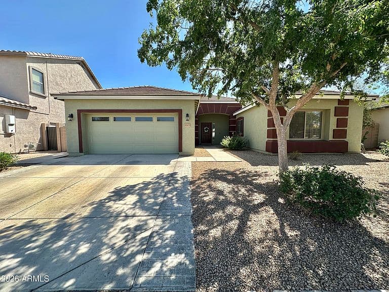 16433 W MESCAL Street photo 1