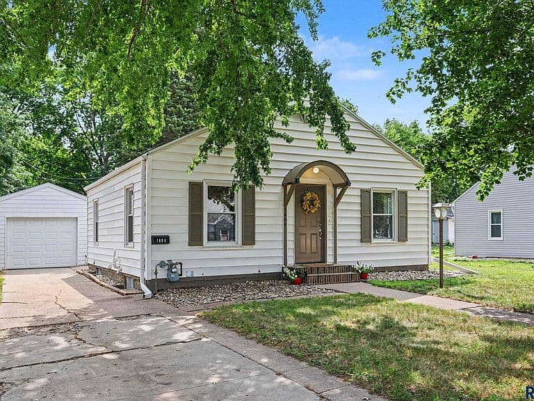 1604 S Grange Ave photo 1