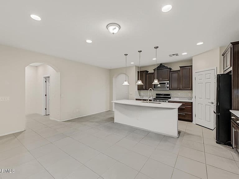 3613 N ASTORIA Drive photo 4