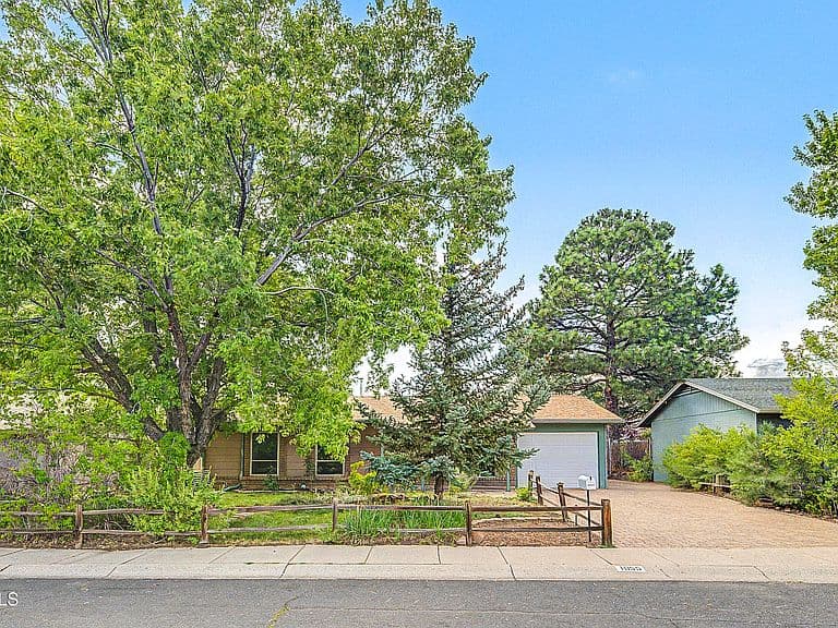 1055 N MANZANITA Way photo 2