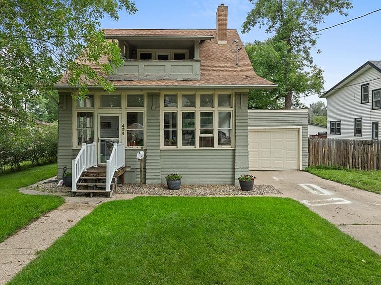 424 5th Ave NW photo 1