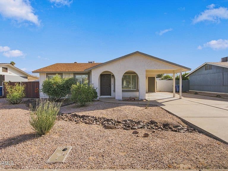 2547 E BILLINGS Street photo 1