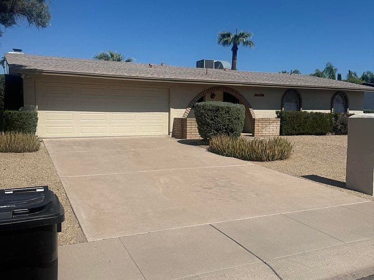 5010 E LAUREL Lane photo 3