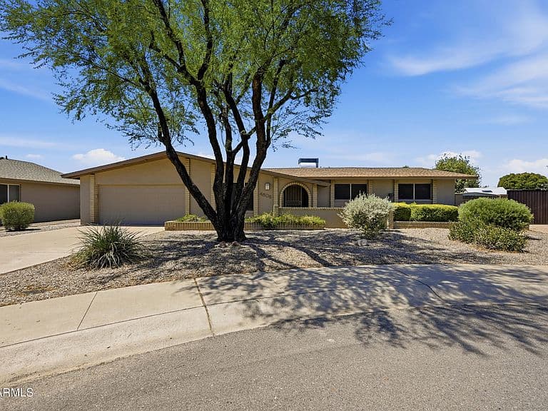 4806 S Kachina Drive photo 2