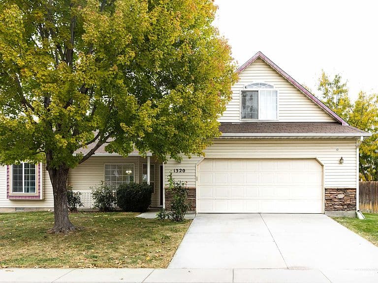 1320 W Hasket Cir photo 1