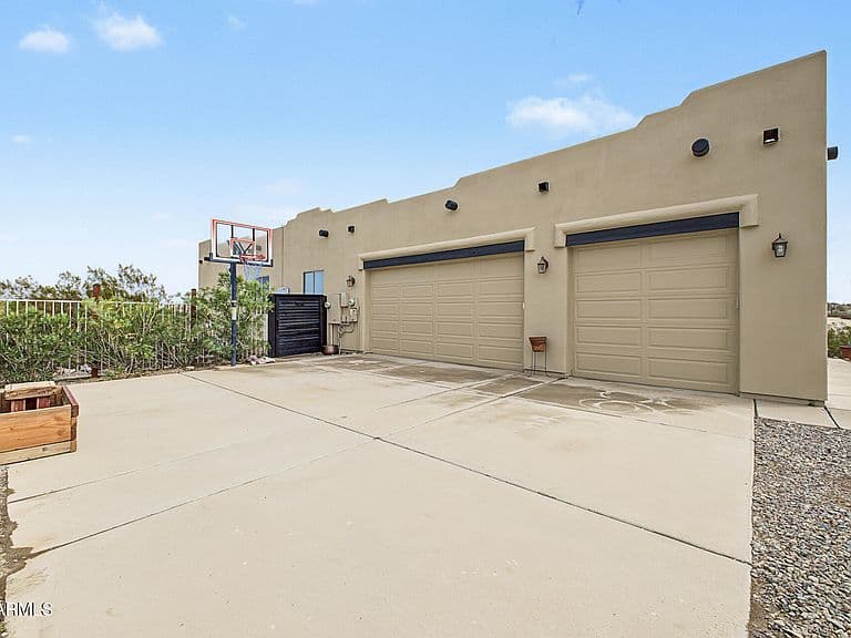 28515 N SADDLE TRAMP Way photo 2