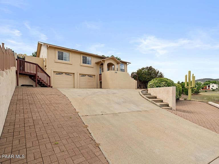 7151 E Sunflower Ln photo 2