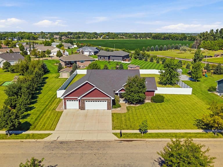 2815 Water View Dr photo 2