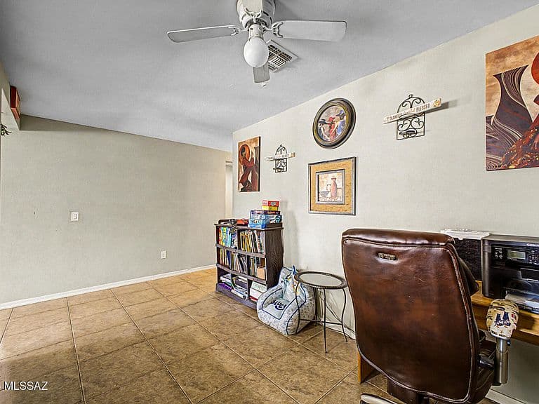 725 S Harry P Stagg Pl photo 5