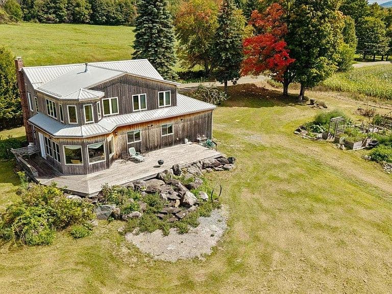 884 Nichols Road photo 1