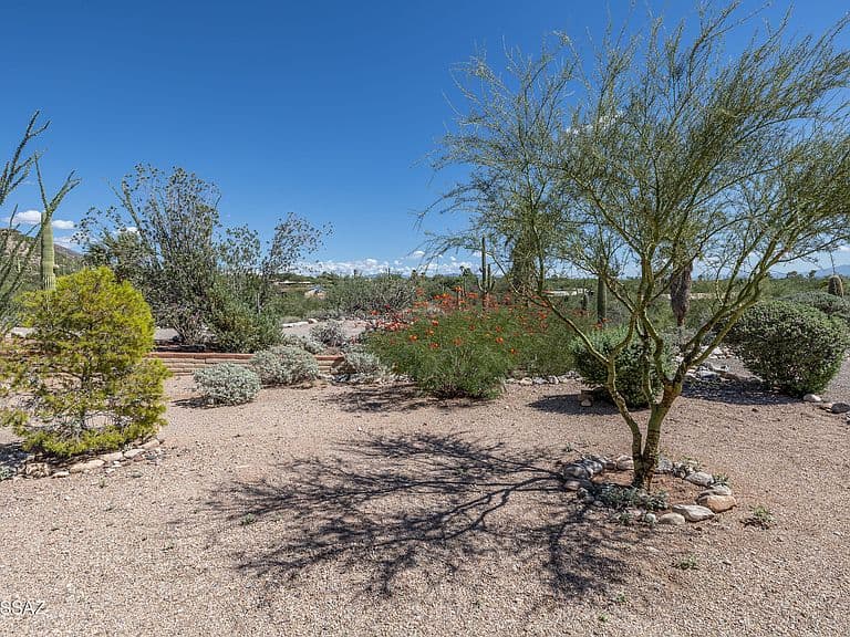 6841 N Quartzite Canyon Pl photo 3