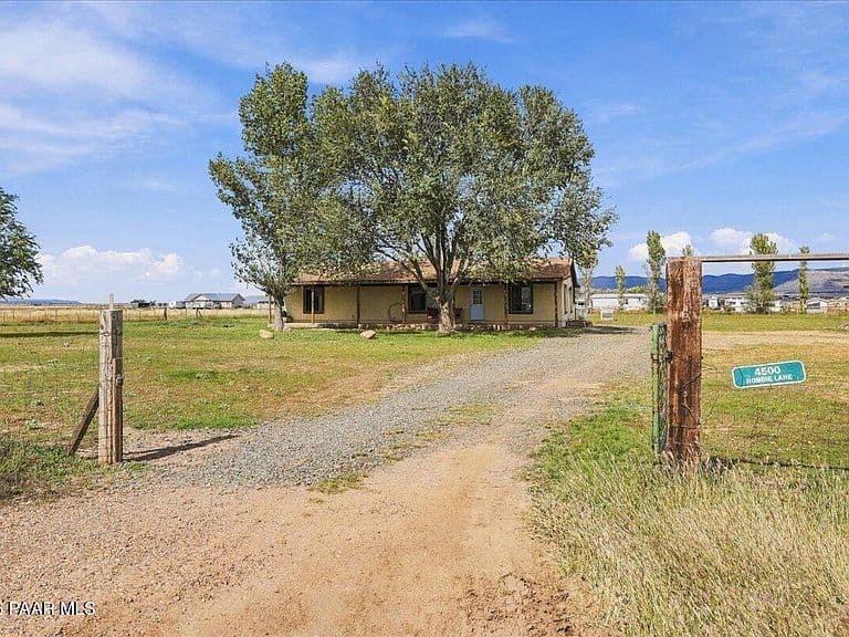 4500 W Robbie Ln photo 3