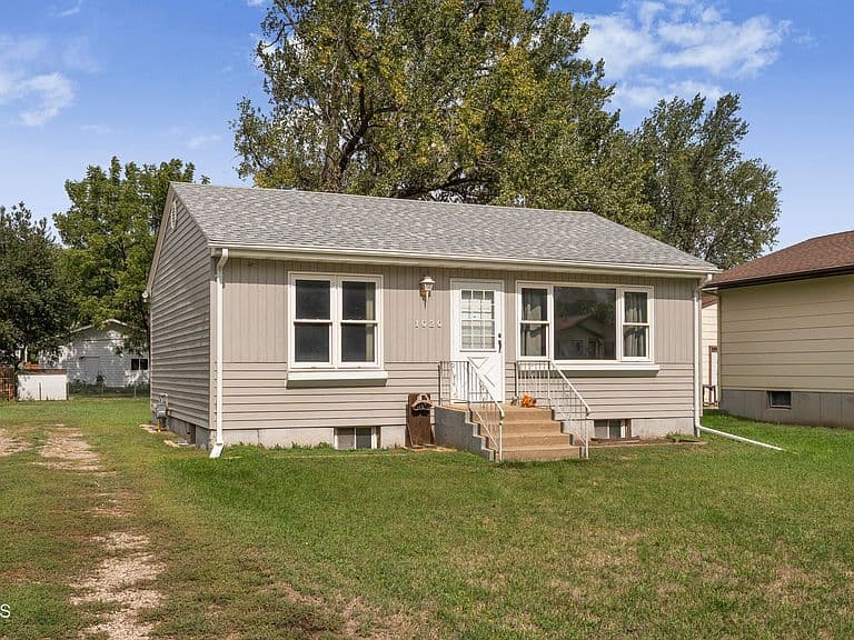 1020 Lincoln Ave photo 1