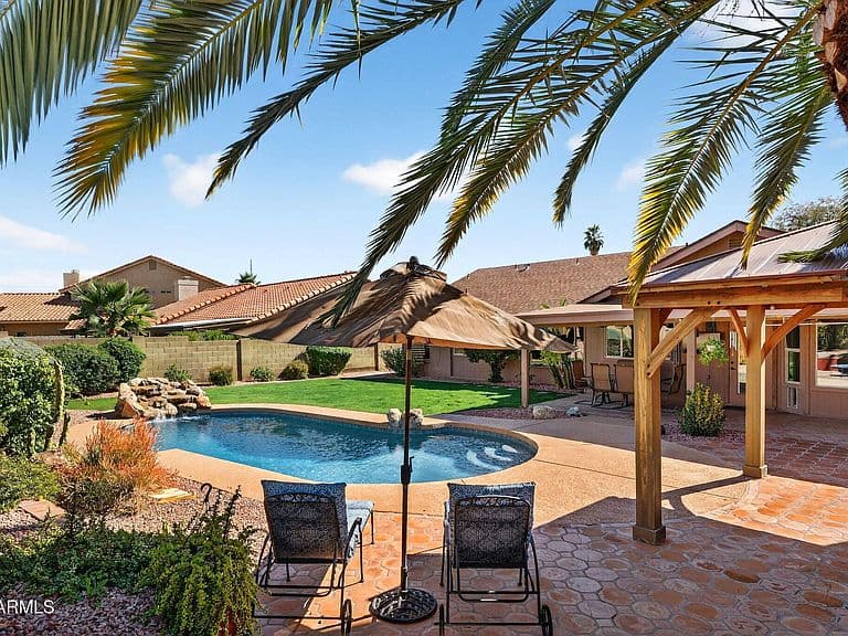 5516 E BECK Lane photo 4