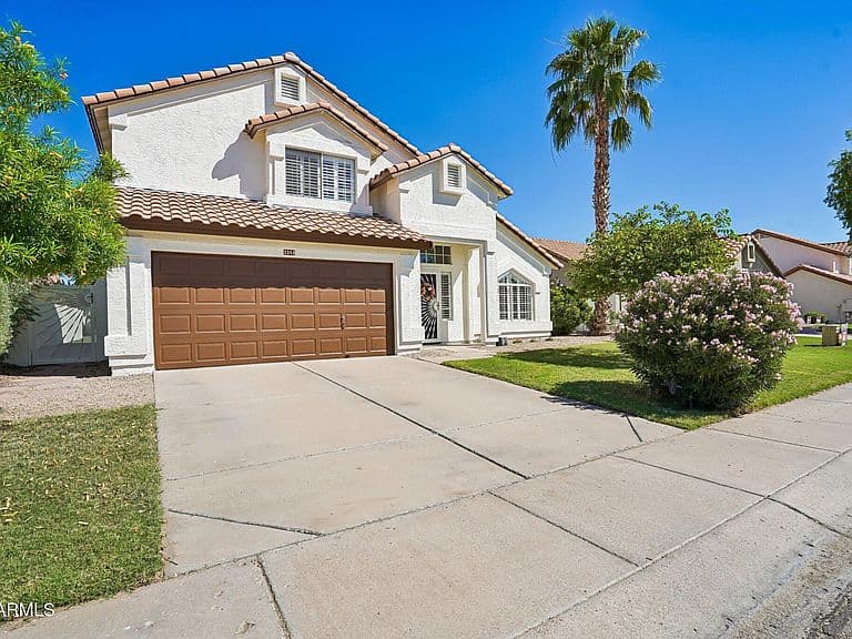2352 W REDWOOD Drive photo 2