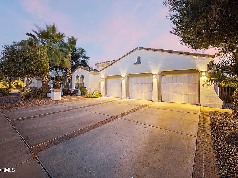 14817 W ESCONDIDO Drive N photo 3