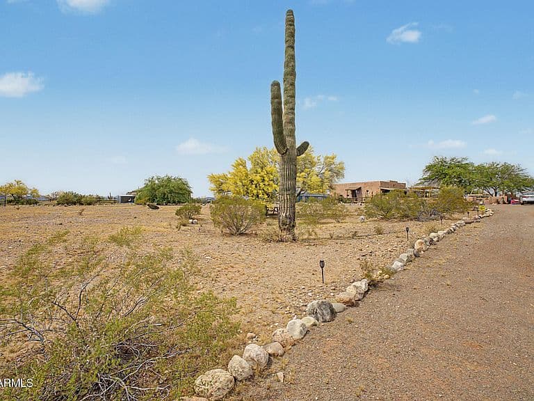 25408 W ADAMANDA Drive photo 2