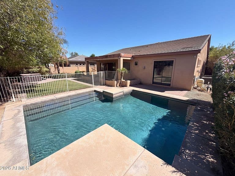 16148 W GLENROSA Avenue photo 5