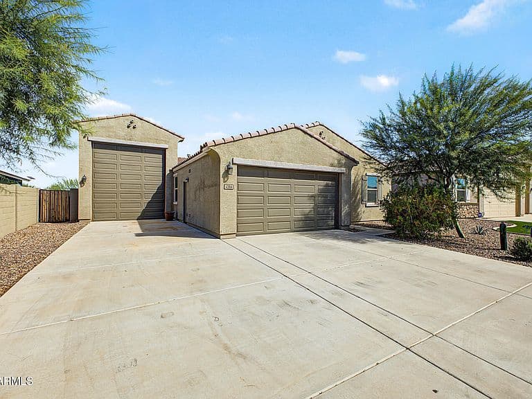 4386 W SUNCUP Drive photo 3