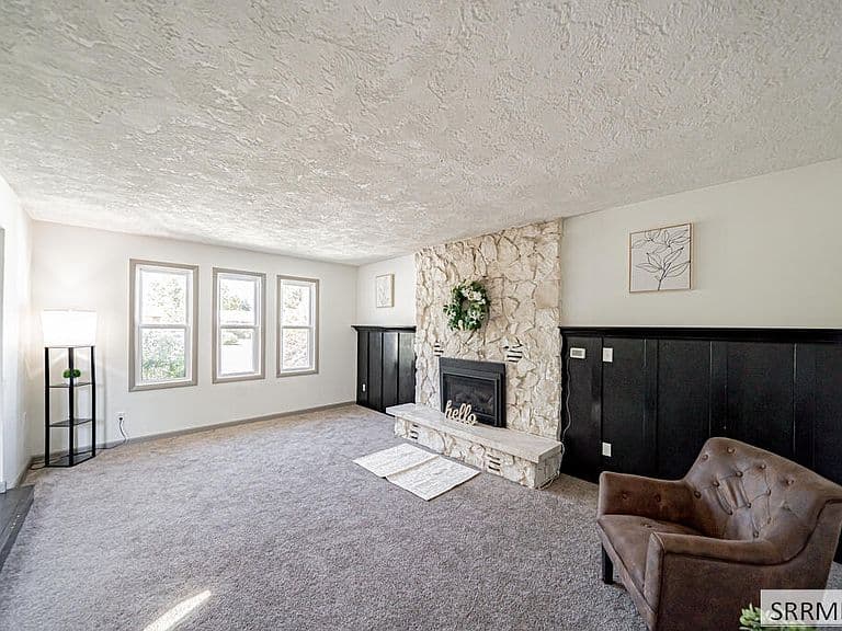 3241 Disney Dr photo 3