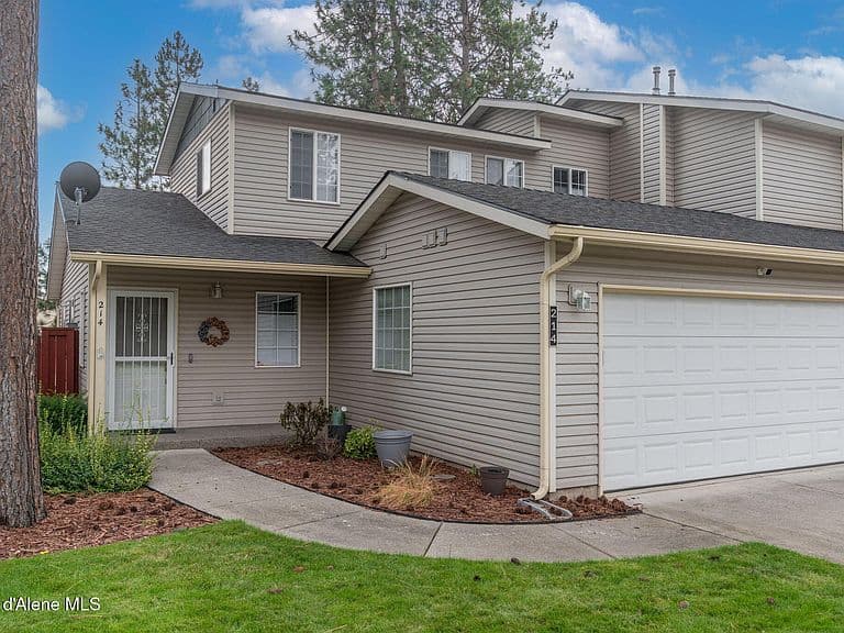 214 E Knotty Pine Ln photo 2