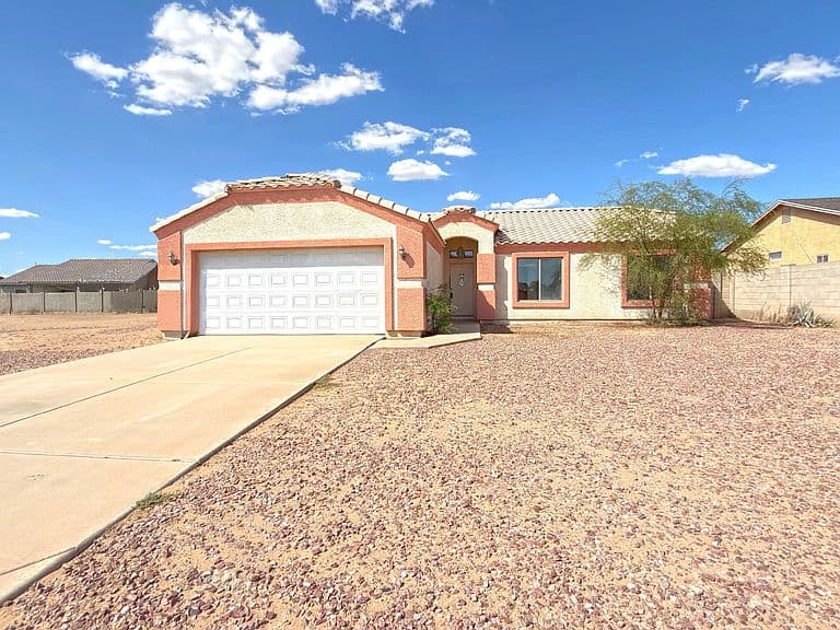 8306 W PINEVETA Drive photo 1