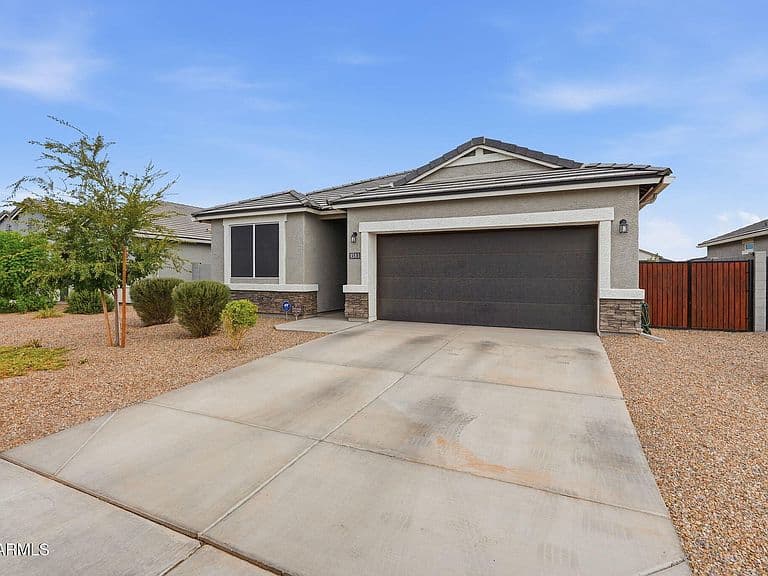 1583 E LARDNER Drive photo 2