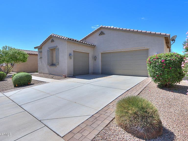 305 N RAINBOW Way photo 1