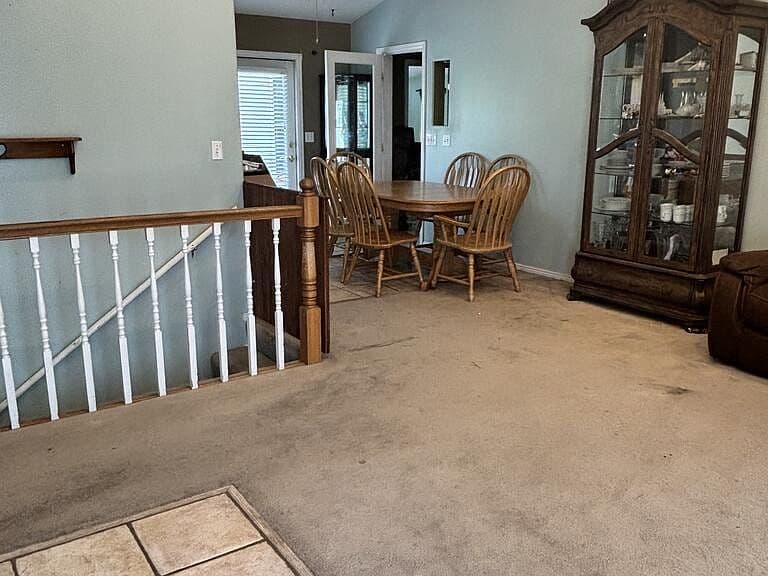 3225 S Midway Ave photo 5