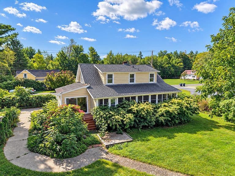 1263 Sunset Dr photo 1