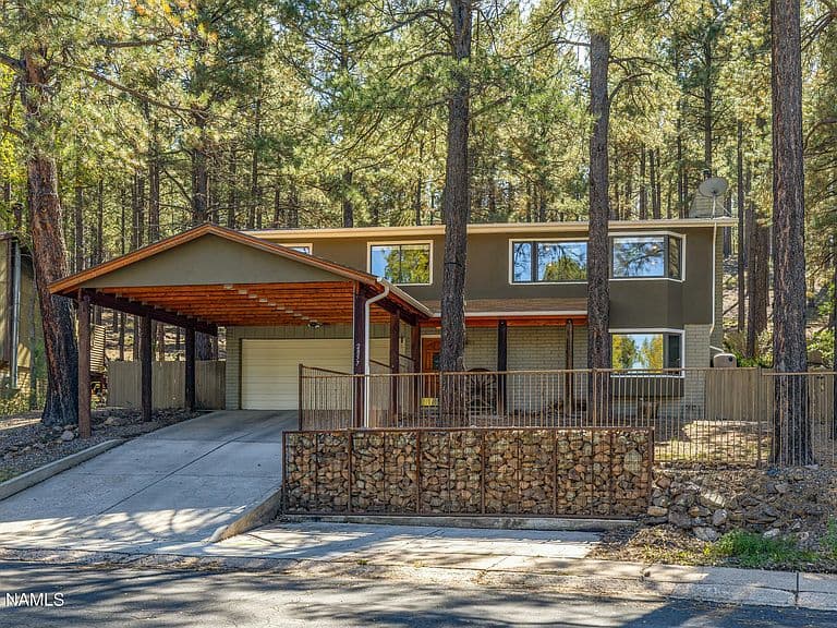 2857 W Darleen Dr photo 1