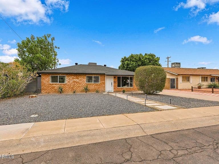 7323 E ALMERIA Road photo 3