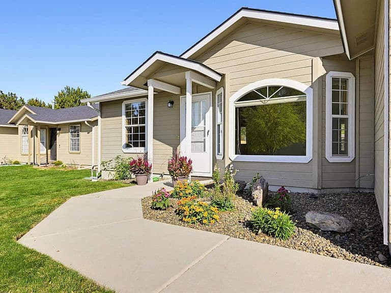 3294 E Aubrietta Ct photo 3