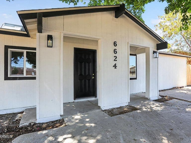 6624 W Columbus Avenue photo 2