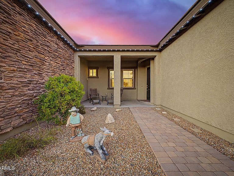 19232 W ECHO Lane photo 4