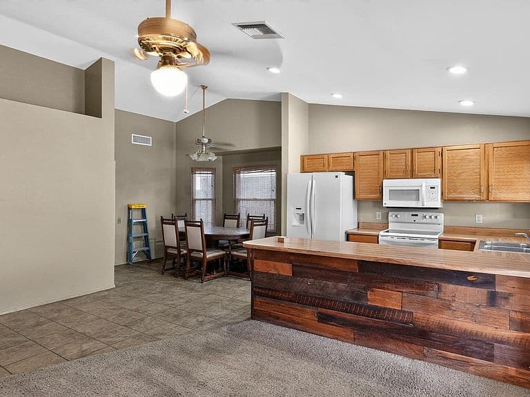 4900 W EARHART Way photo 5